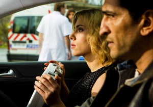 Scarlett Johansson et Amr Waked - Lucy de Luc Besson