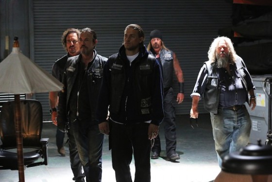 Charlie Hunnam, Kim Coates, Mark Boone Junior, Rusty Coones, Tommy Flanagan dans Sons of Anarchy Charlie Hunnam, Kim Coates, Mark Boone Junior, Rusty Coones, Tommy Flanagan dans Sons of Anarchy