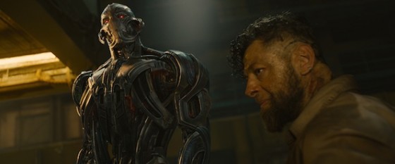 Ultron (James Spader) et Ulysse Klaw (Andy Serkis) dans Avengers - L'Ere d'Ultron