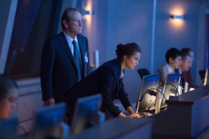 Tommy Lee Jones et Alicia Vikander dans Jason Bourne Tommy Lee Jones et Alicia Vikander dans Jason Bourne