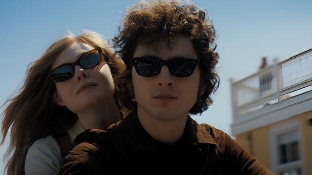 Elle Fanning et Timothee Chalamet dans Un Parfait inconnu Elle Fanning et Timothee Chalamet dans Un Parfait inconnu