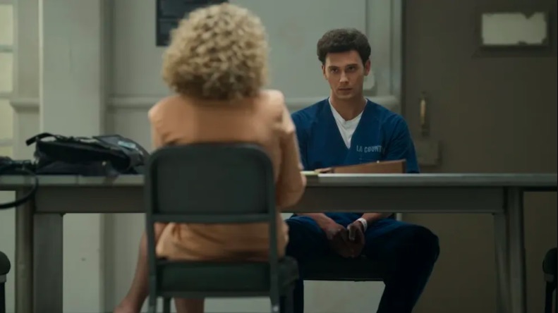 Ari Graynor et Cooper Koch - Episode 5 The Hurt Man - Monstres Lhistoire de Lyle et Erik Menendez Ari Graynor et Cooper Koch - Episode 5 The Hurt Man - Monstres Lhistoire de Lyle et Erik Menendez