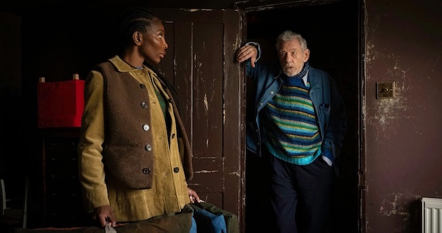 Ian McCallen et Michaela Coel dans The Christophers - Credit photo Claudette Barius Ian McCallen et Michaela Coel dans The Christophers - Credit photo Claudette Barius